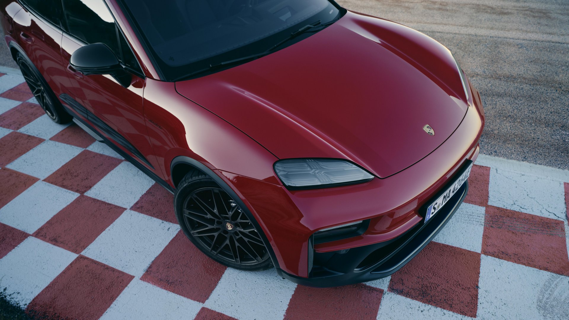 Electric Porsche Macan GTS 2026 - Hood Carmine Red