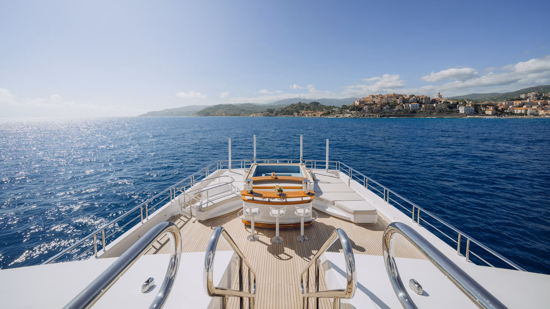 Axioma Yacht Aft Yacht